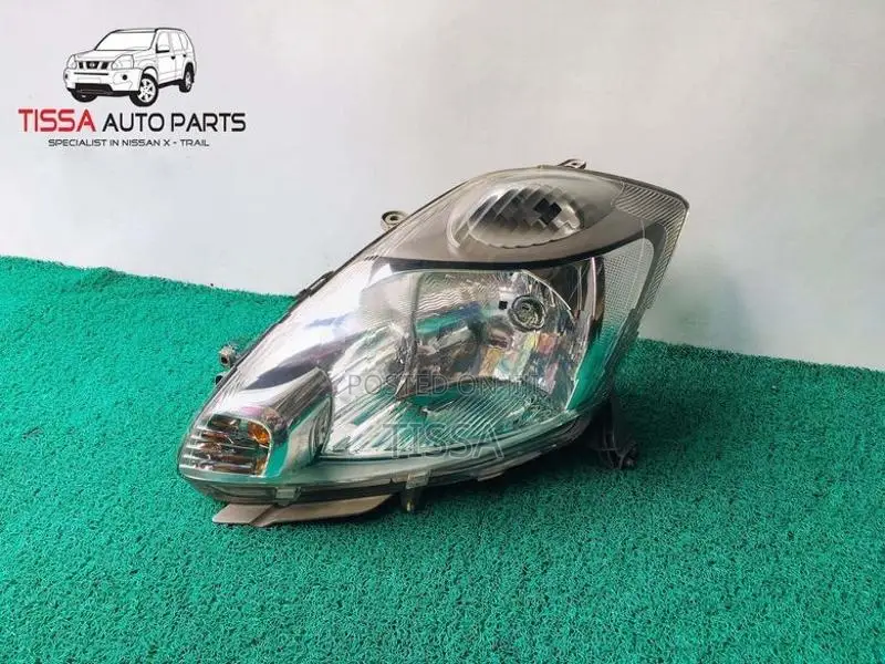 Toyota Passo KGC10 Head Lamp
