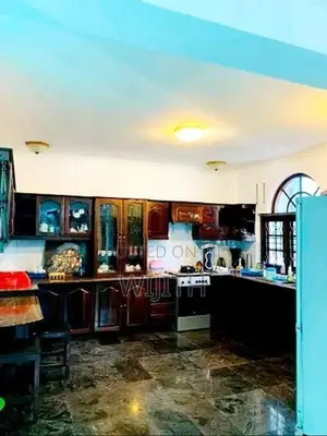 Super Three Storey House for Sale in Battharamulla