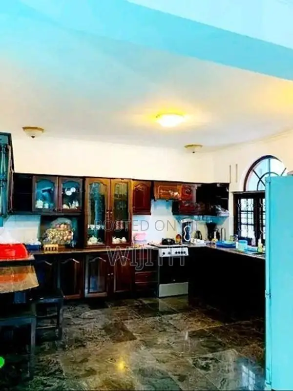 Super Three Storey House for Sale in Battharamulla