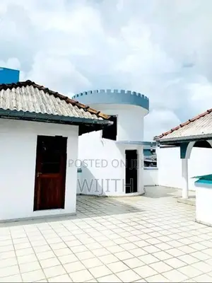 Super Three Storey House for Sale in Battharamulla