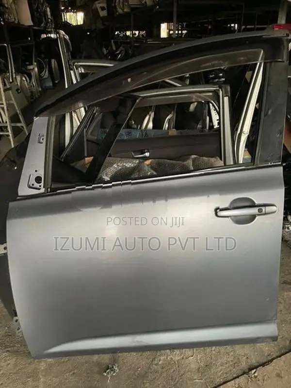 Toyota Ractis 4 Door Panel