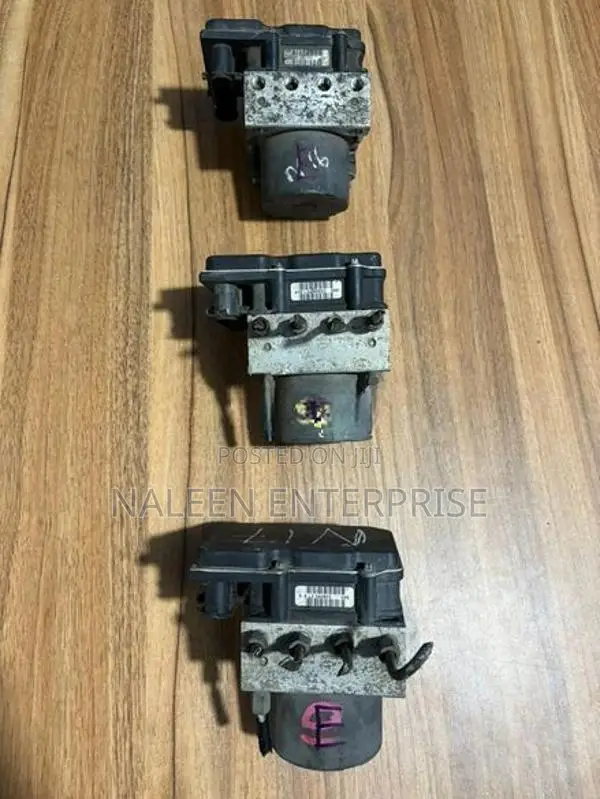Nissan N16 N17 ABS Unit