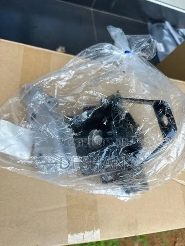 Suzuki Swift RS ZC53S Engine Mount