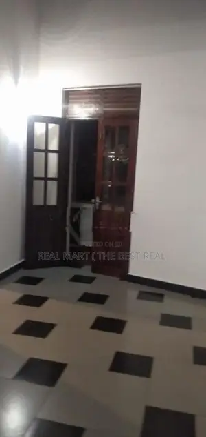 Battaramulla : 5BR (12P) House for Sale facing Robert Gunawardana Mawa