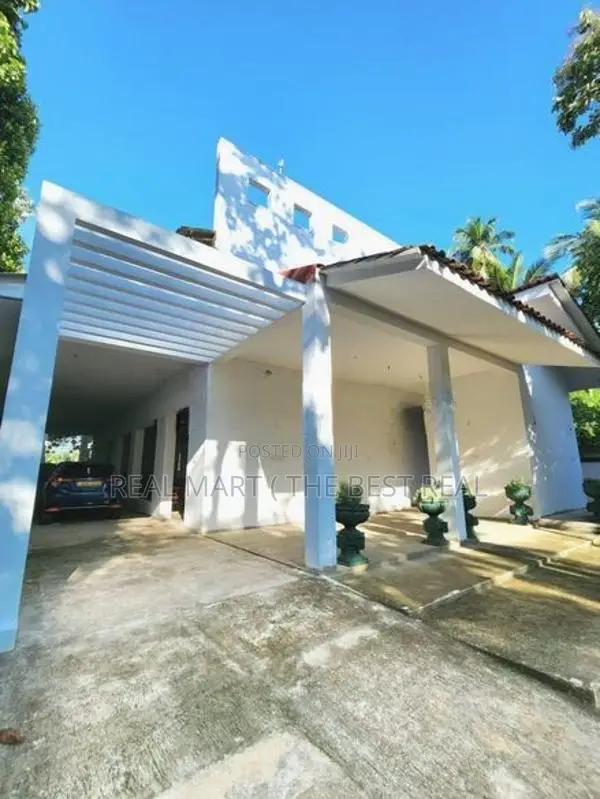 Ambalantota : 8BR (80P) fully furnished Luxury House for Sale