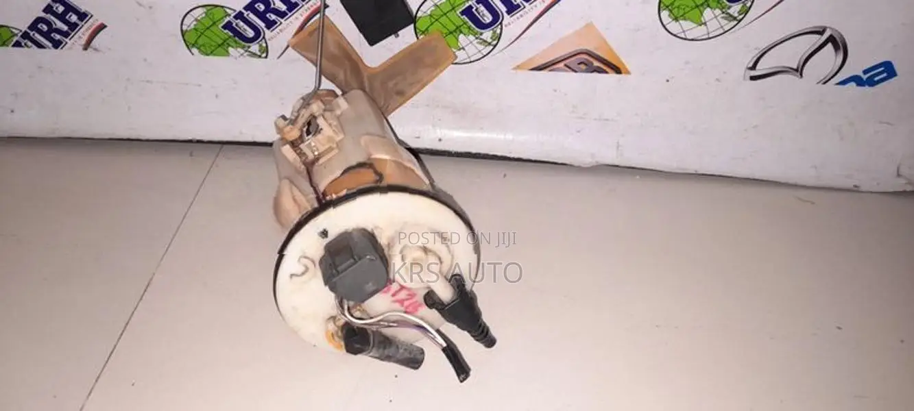 Toyota Carin AT 215 Petrol Floater / Fuel Pump
