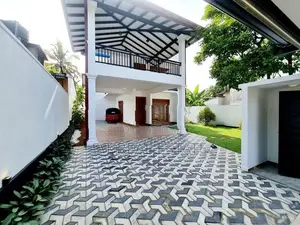 05BR Luxury 3 Story House For Sale In Piliyandala