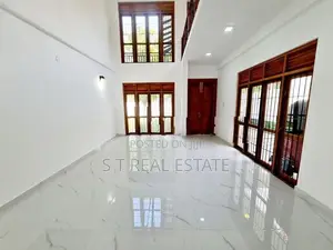 05BR Luxury 3 Story House For Sale In Piliyandala