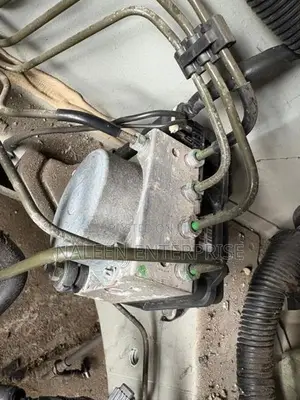 Nissan G11 Bluebird Sylphy ABS Unit