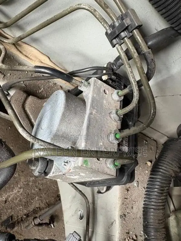 Nissan G11 Bluebird Sylphy ABS Unit