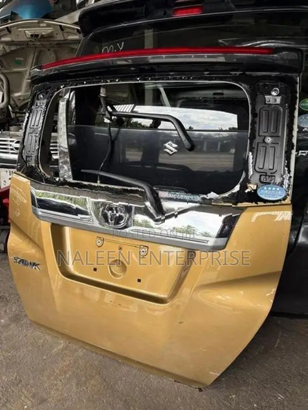 Toyota Tank Roomy Dicky Door