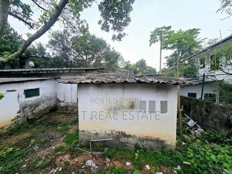9.80P Residential Property For Sale in Nawala