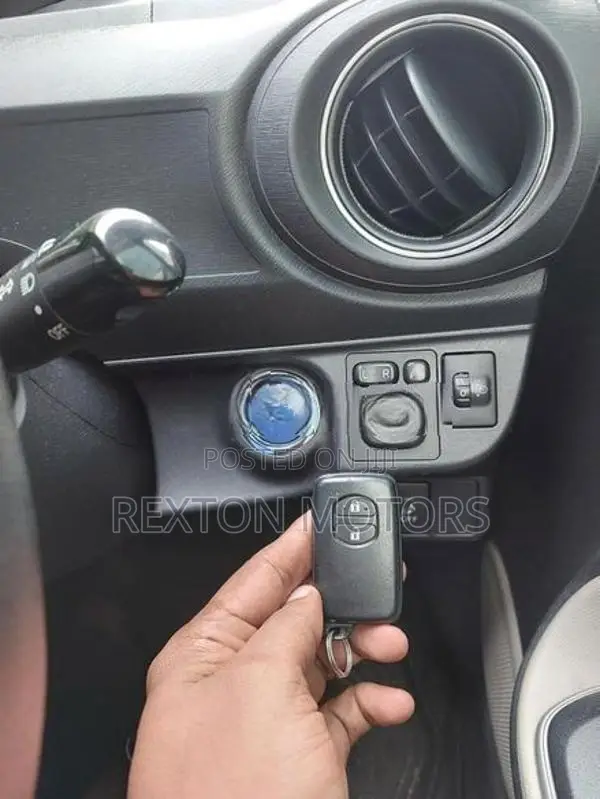 Toyota Aqua Smart Key