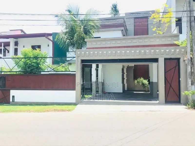 Brand New Super House in Piliyandala