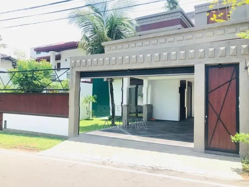 Brand New Super House in Piliyandala