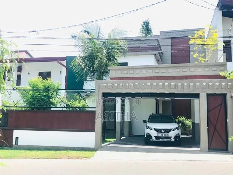 Brand New Super House in Piliyandala