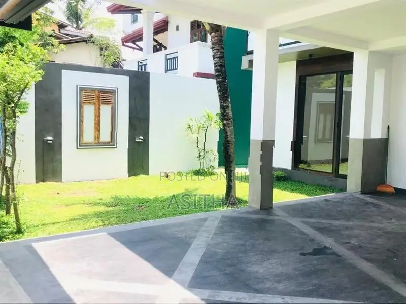 Brand New Super House in Piliyandala