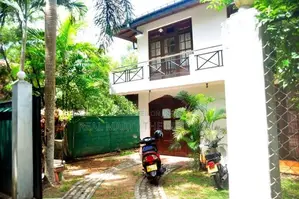 Gampaha : 5BR (27.5P) Luxury House for Sale in Asgiriya