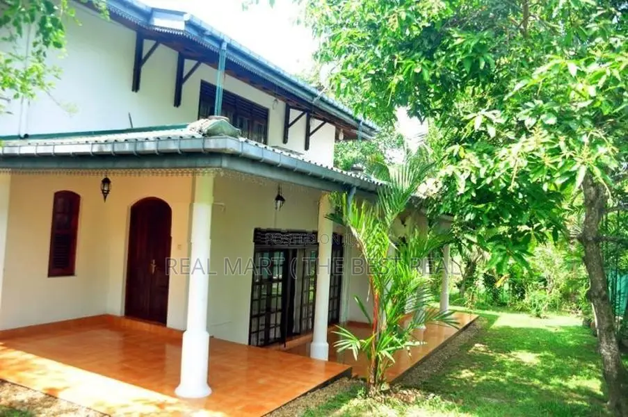 Gampaha : 5BR (27.5P) Luxury House for Sale in Asgiriya