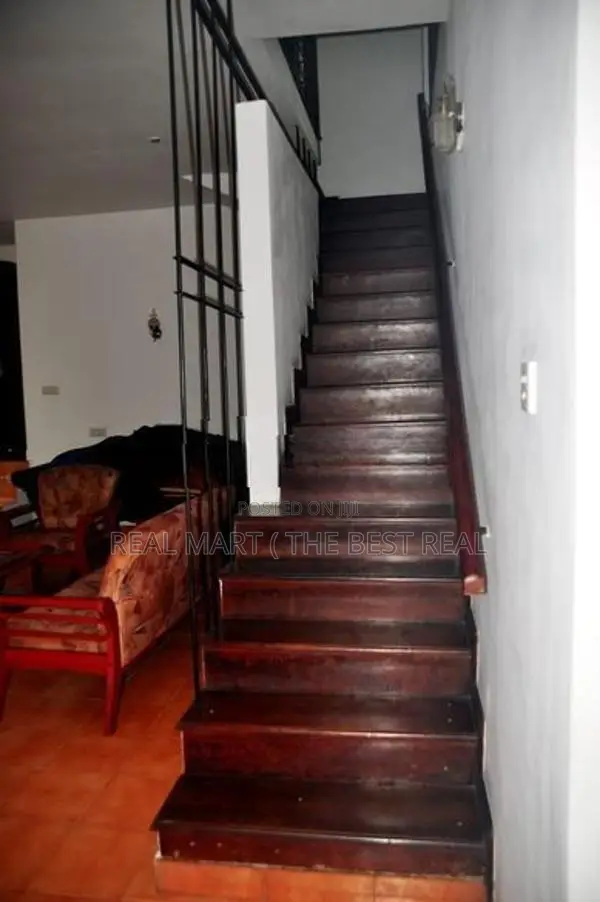 Gampaha : 5BR (27.5P) Luxury House for Sale in Asgiriya