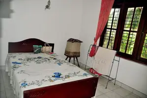 Gampaha : 5BR (27.5P) Luxury House for Sale in Asgiriya
