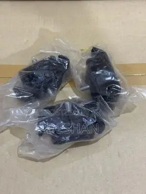 Suzuki Every da17v Engine Mount set genuine