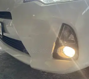 Toyota Aqua Replacement Fog Lamps (Halogen Glass Lens 55watt)