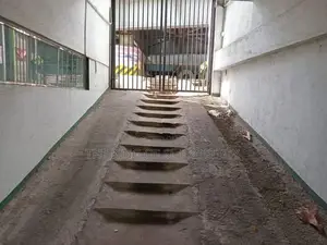 Building for sale in Peliyagoda