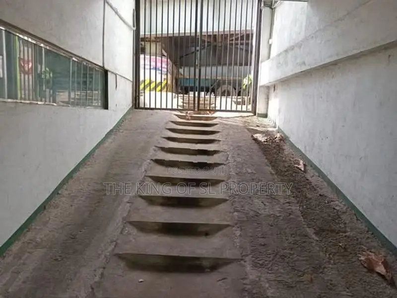 Building for sale in Peliyagoda