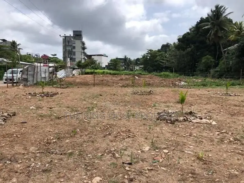 Land for sale in Thalawathugoda