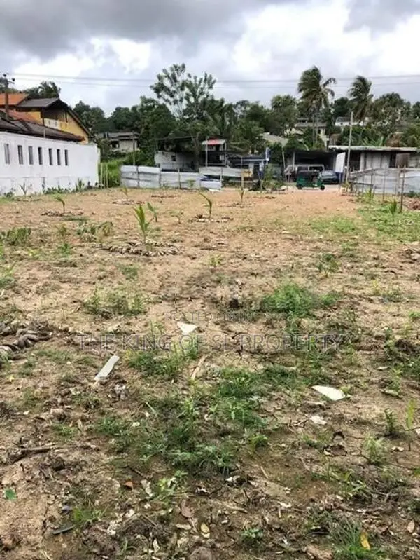 Land for sale in Thalawathugoda