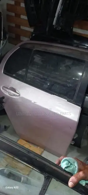 Toyota Vitz Ksp90 Door Complete