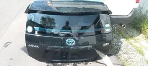 Toyota Aqua Dicky Door Complete