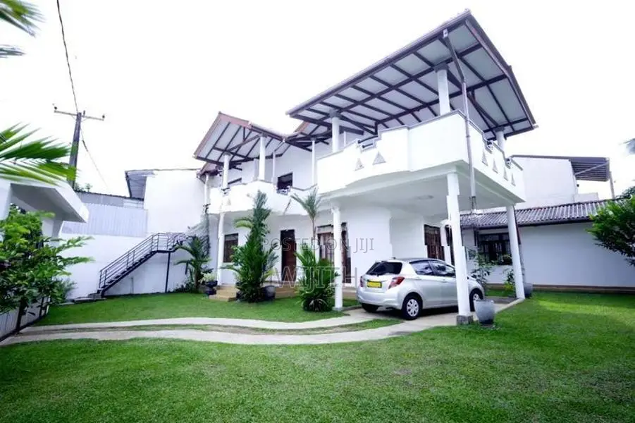 House for Sale in Talawatugoda