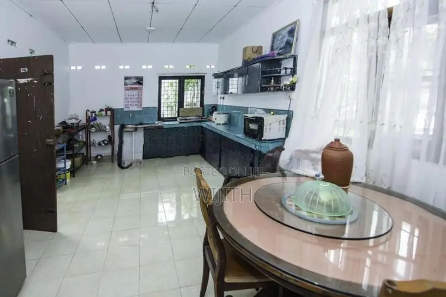 House for Sale in Talawatugoda