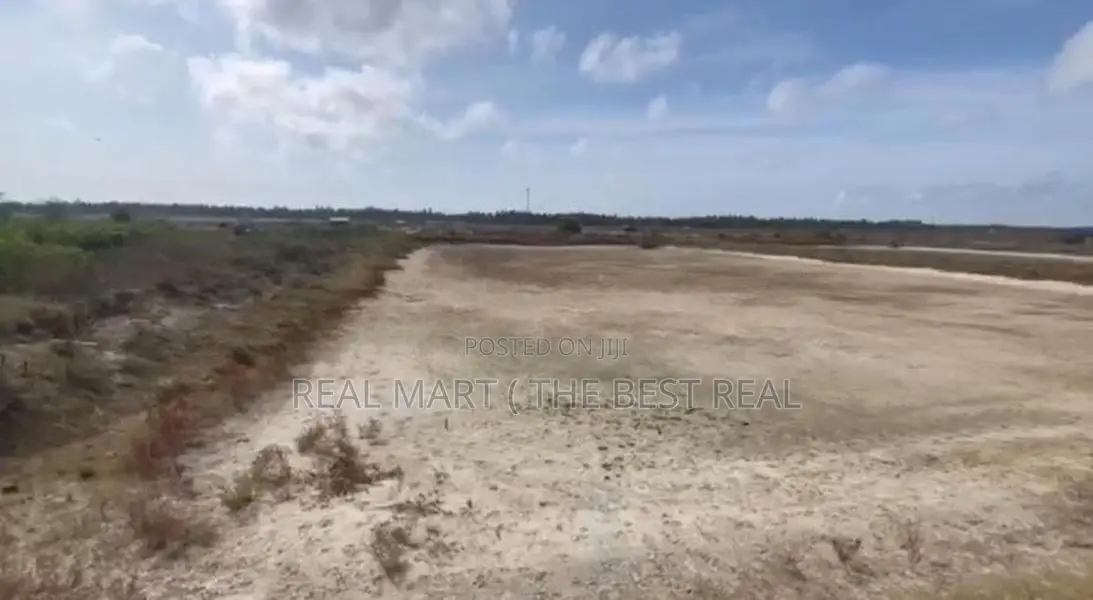 Puttalam : 10 Acres Salt Farm for sale at Madurankuliya