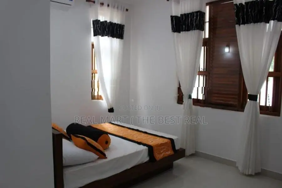 Thalawathugoda : New 4 A/C BR (18.6P) High Luxury Modern House for Sal