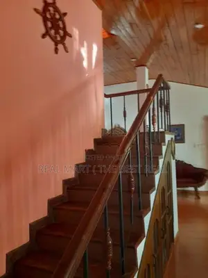 Kandy : 8BR (40.8P) Luxury House for Sale at Thannekumbura