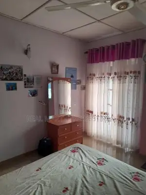 Kandy : 8BR (40.8P) Luxury House for Sale at Thannekumbura