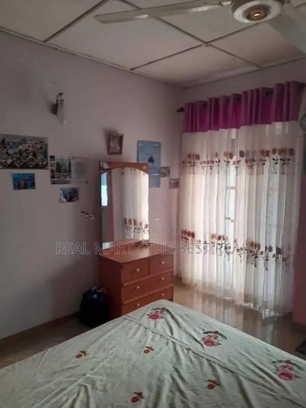 Kandy : 8BR (40.8P) Luxury House for Sale at Thannekumbura