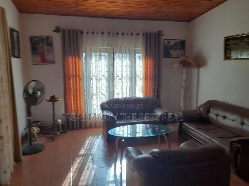 Kandy : 8BR (40.8P) Luxury House for Sale at Thannekumbura