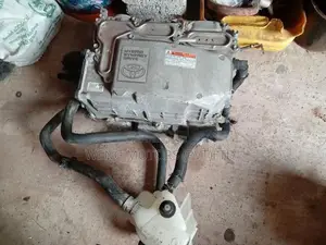 Toyota NHP10 Aqua Inverter (Q)