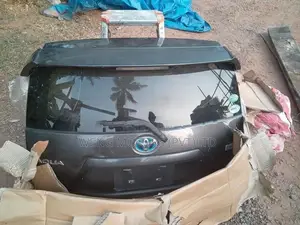 Toyota Aqua Dicky Door Complete