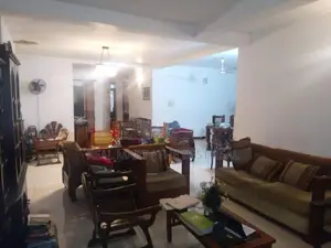 Mount Lavinia : 4BR (10P) Luxury House for Sale