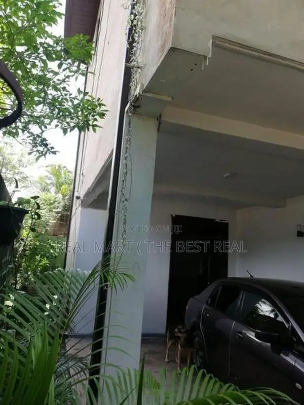 Kaduwela : 3BR (6P) Luxury House for Sale at Welivita