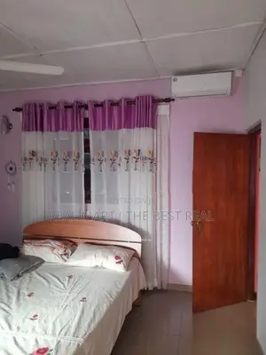 Kandy : 8BR Luxury House for Sale (40.8P)