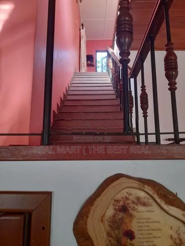 Kandy : 8BR Luxury House for Sale (40.8P)