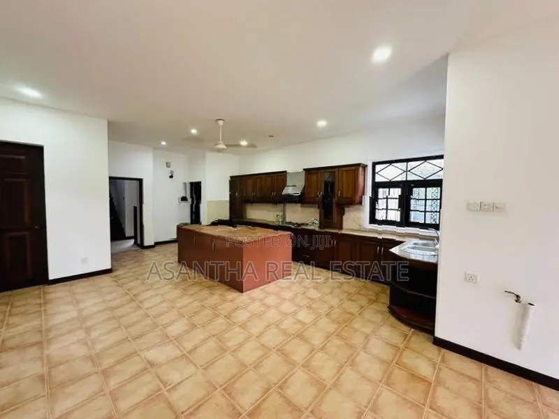 (IP608) 02 Story House with Land for Sale at Thalahena, Battaramulla