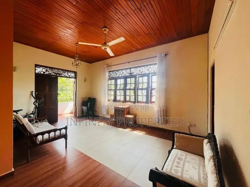 (AF995) A beautiful two storied Villa Sale At Battaramulla