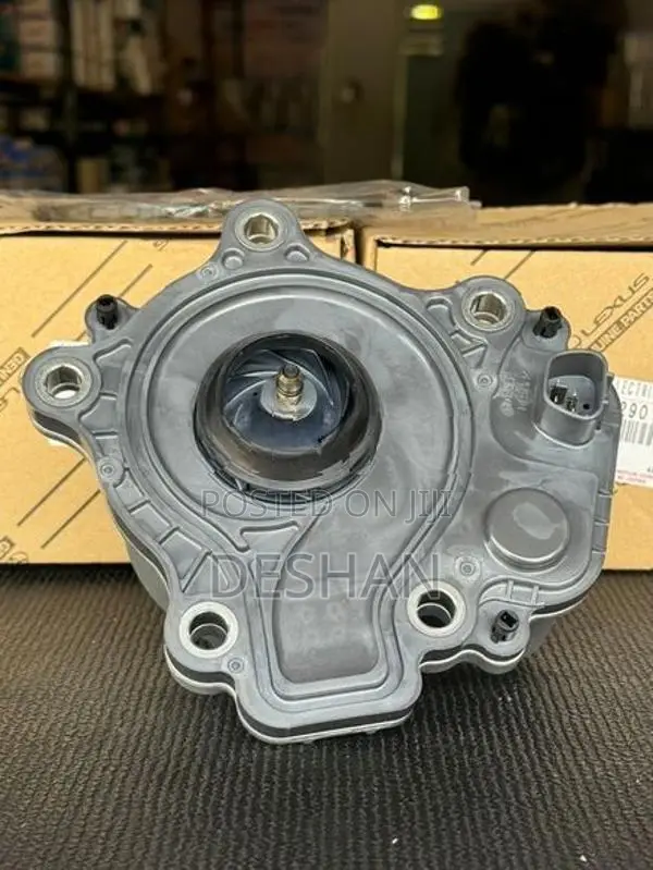 Toyota Engine Coolent pump water Genuine